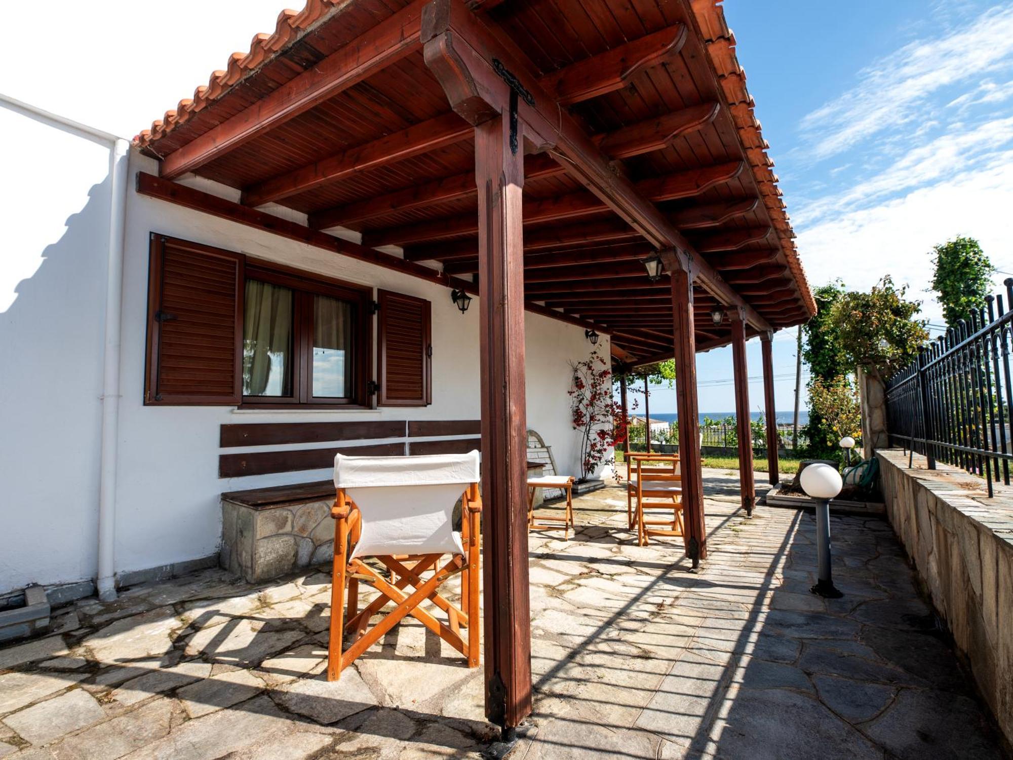 Holiday home Captain's Sea Mola Kalyva